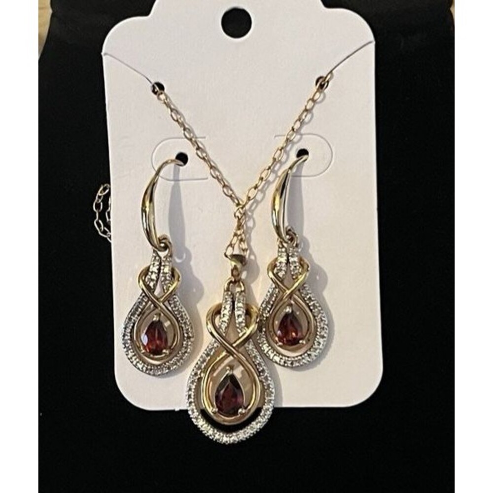 PAJ BB China Gold Tone Garnet Necklace & Drop Pierced Earrings Set Vtg 90's